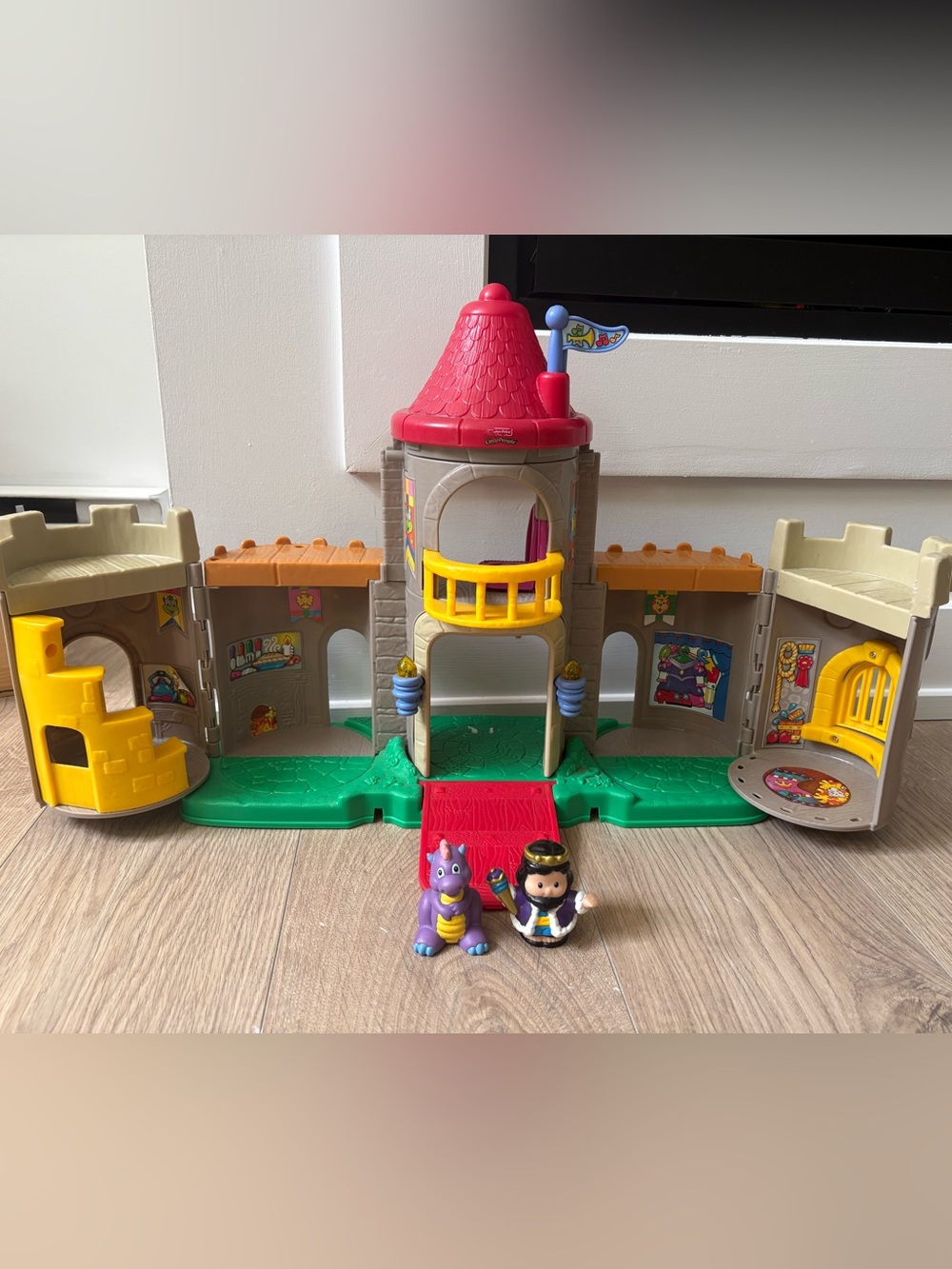 Vintage Fisher-Price Little People Castle w/ King & Purple Dragon